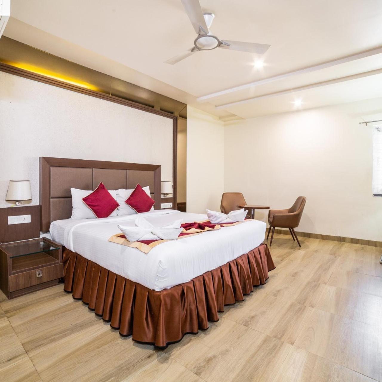 Hotel Svm Grand Medipally Hyderabad Exterior foto