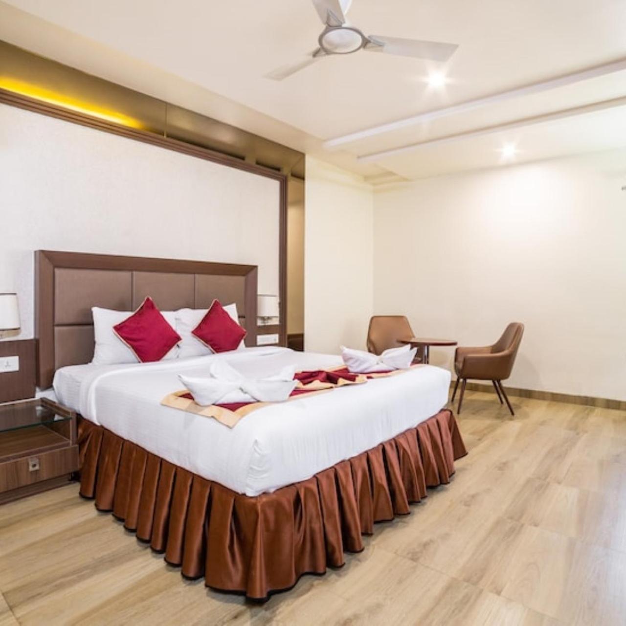 Hotel Svm Grand Medipally Hyderabad Exterior foto