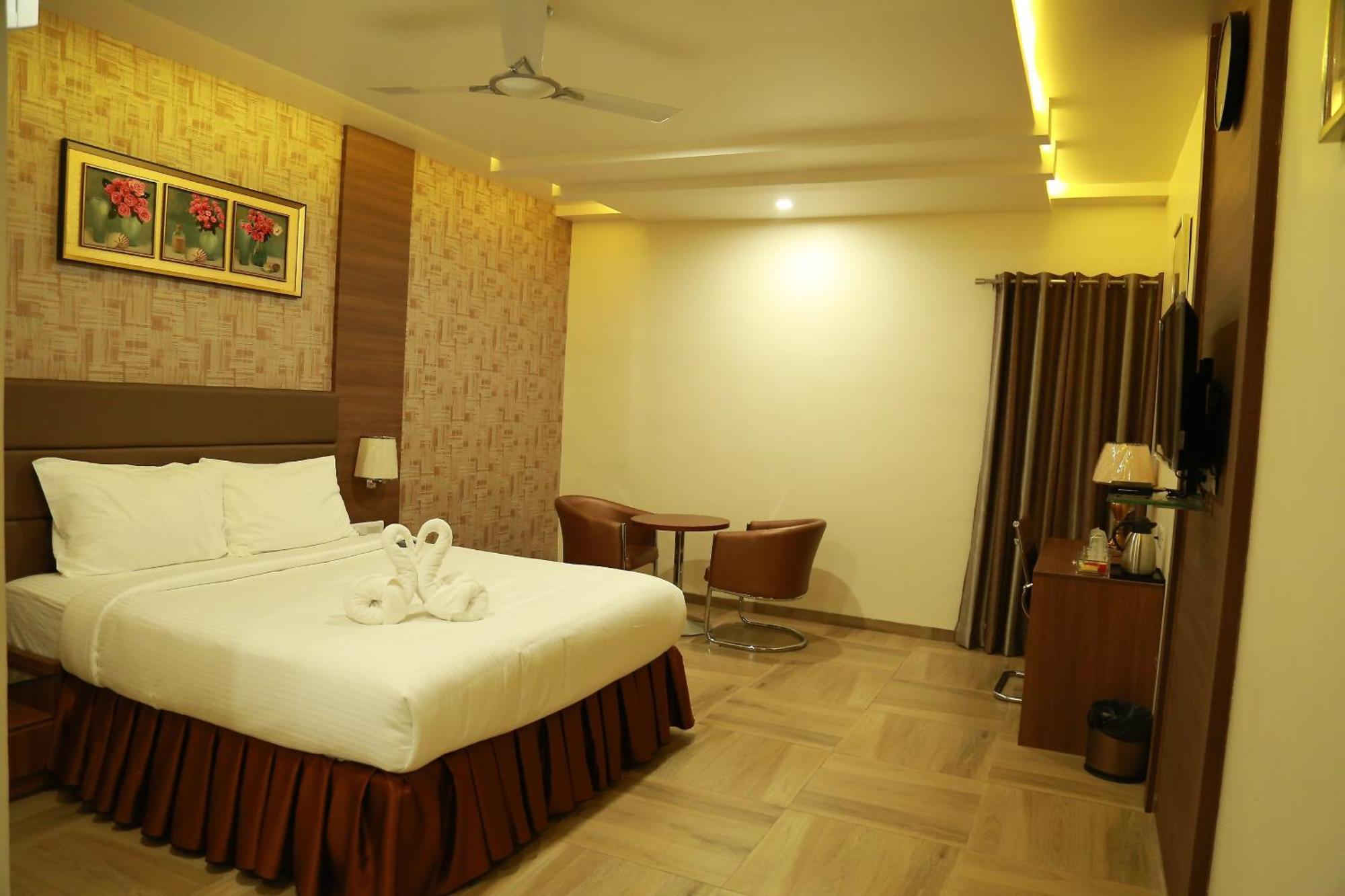 Hotel Svm Grand Medipally Hyderabad Exterior foto