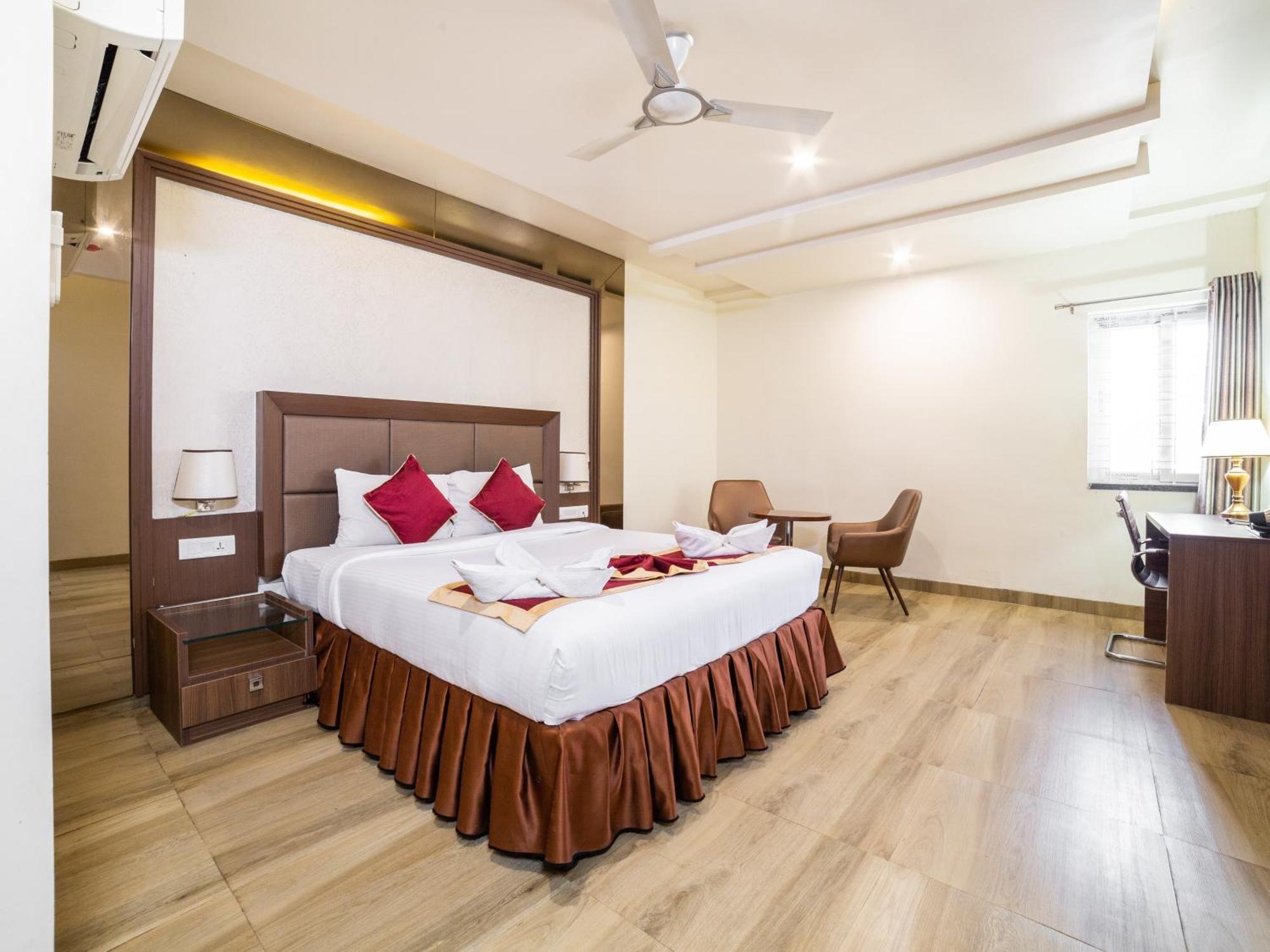 Hotel Svm Grand Medipally Hyderabad Exterior foto